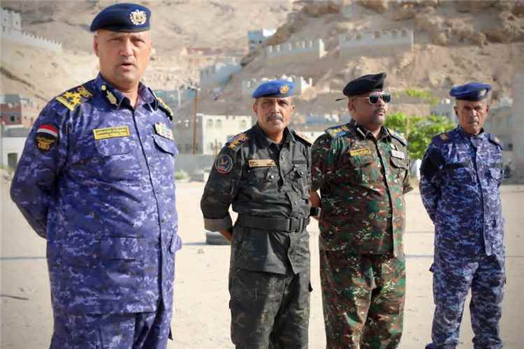 العميد الركن حاميم مغلس يشيد بجهود شرطة الدوريات وأمن الطرق بساحل حضرموت