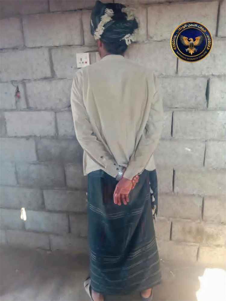 الأمن الوطني بقطاع ساحل أبين يضبط متهماً بسرقة هواتف من أحد المساجد بخبر المراقشة
