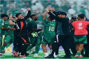 «خليجي 27» السعودية أول المتأهلين للنصف النهائي بفوزها على عمان.. والمنتخب الكويتي يودع بخسارة درامية أمام العراق