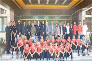 محافظ عدن يطلع على إستعدادات المنتخب الوطني في معسكره الداخلي للمشاركة في «خليجي27»