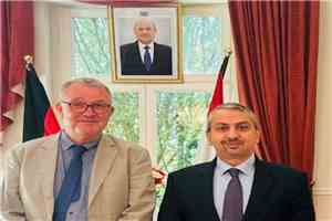 سفير اليمن يبحث مع خبير ألماني مستجدات الأوضاع في اليمن والمنطقة