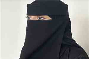 إيطاليا تحظر النقاب في المدارس وتقيد الطلاب الضعاف في اللغة الايطالية