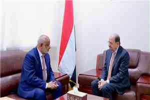 رئيس الوزراء الزنداني: معركة استعادة سلطة الدولة لا تنتهي بتغير خطوط التماس