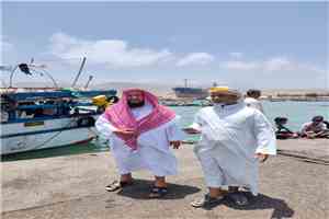 رئيس مؤسسة التنمية الخيرية بحضرموت يزور ميناء نشطون ويتفقد مسجد سعيد بن عطية بمديرية حصوين بالمهرة