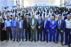 كلية الطب بجامعة عدن تستقبل طلابها المستجدين
