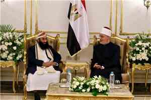 وزير الأوقاف والإرشاد يبحث مع مفتي مصر تعزيز التعاون الديني والإفتائي