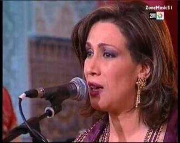 اتحاد الأدباء والكتاب يدين نشر صور فاضحة لفنانة موسيقية