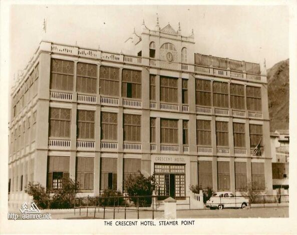 قوات مكلفة بحراسة مقر المخابرات تنهب اعرق الفنادق البريطانية في عدن