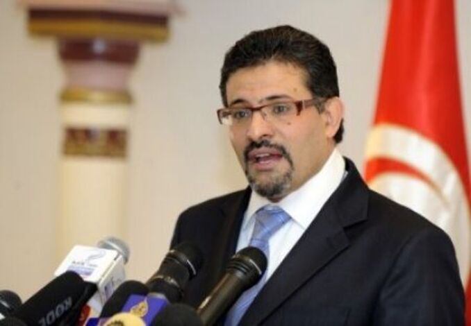 وزير الخارجية التونسي مُتهم بخيانة زوجته على نفقة الدولة