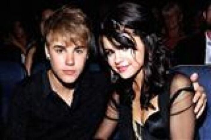 ليلة جنس ومخدرات تسببت بإنفصال جاستن بيبر وسيلينا غوميز