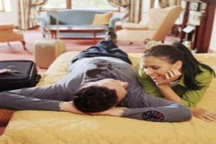 أسرار تجعل زوجك يشاطرك ما يشغله