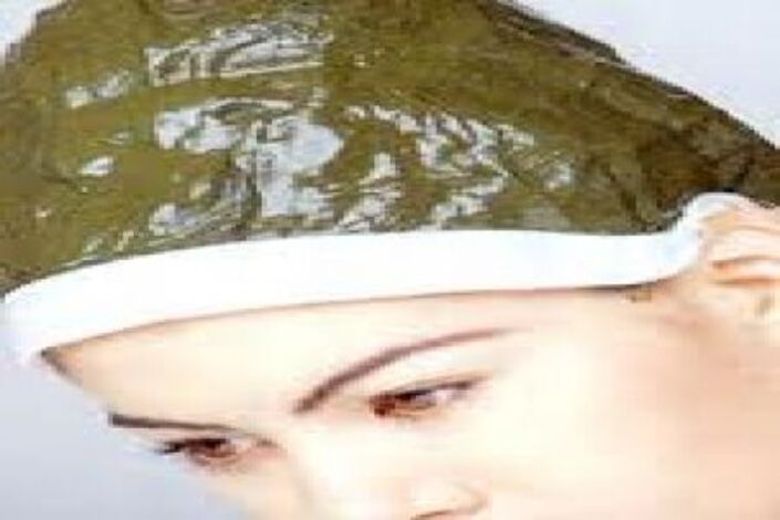 تلوين الشعر بالحناء