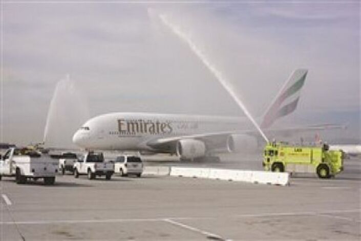 طيران الإمارات تدشن أطول رحلة لطائرة الإرباص A380