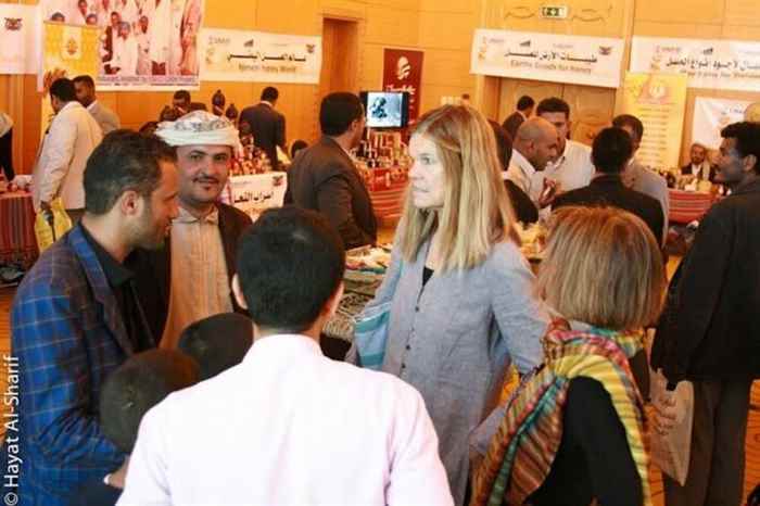 صنعاء : إبداع لا محدود وبأيادي يمنية معرض للحرف اليدوية والخزفية والفخارية