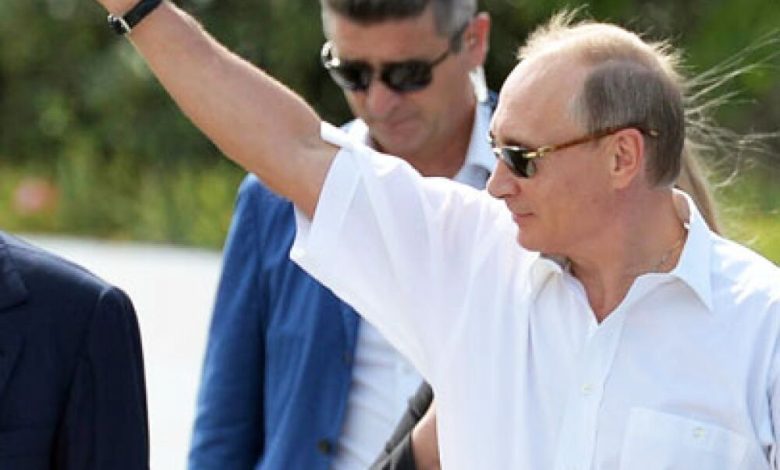 امتدح بوتين واحصل على الجنسية الروسية!