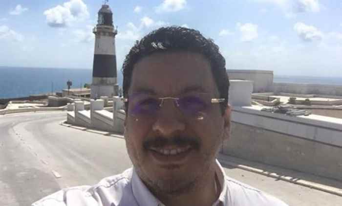 السياسي اليمني أحمد عوض بن مبارك يصل عدن