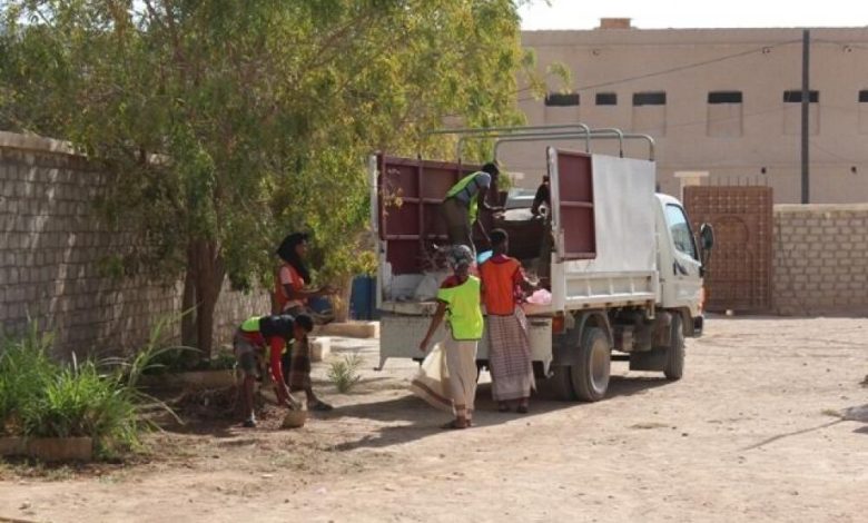 ملتقى بيادر التطوعي بساه ينفذ حملة تنظيف لفِناءُ روضة الطفل بالتنسيق مع إدارة الأشغال