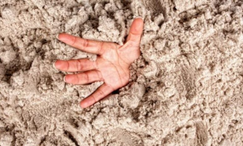 هل يمكن للرمال المتحركة أن تبتلعك حتى الموت؟