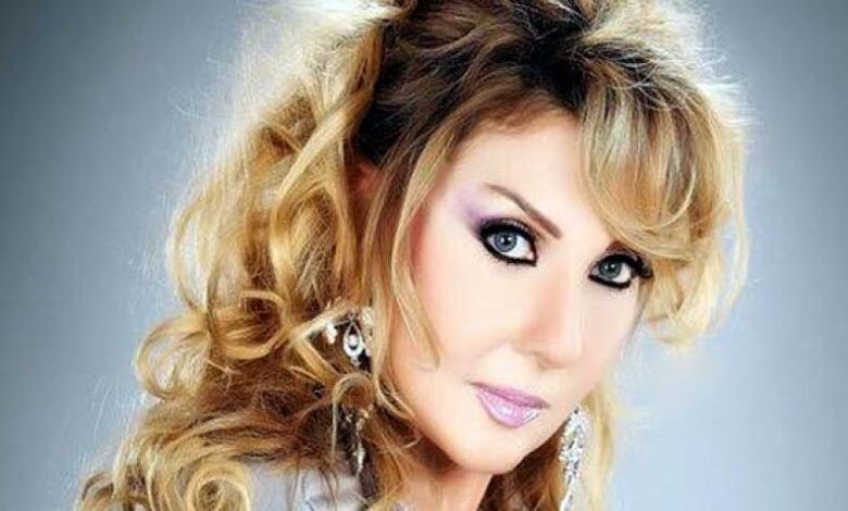 أبرز 40 تصريحا لنادية الجندي في "صاحبة السعادة": واحد من الجمهور اوقفني وطلب مني قطعة "حشيش".. ونور الشريف رفض العمل معي لهذا السبب