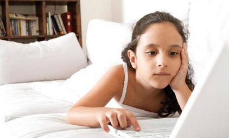 ماذا يفعل طفلك بالميديا؟