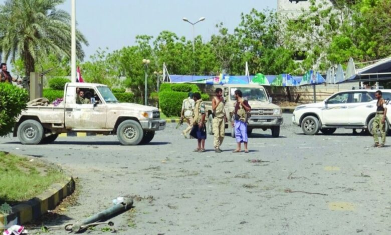 الحوثيون يواصلون اقتحام وتفخيخ منشآت الحديدة
