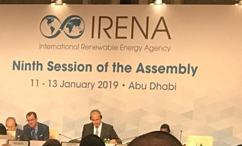 وزير الكهرباء يمثل اليمن في مؤتمر الطاقة المتجددة بأبوظبي