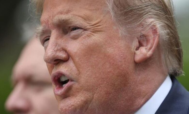 ترمب يعلق دخول صينيين ويلغي معاملة هونغ كونغ الخاصة