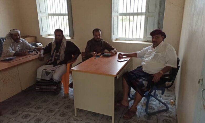 الشيخ الزويدي يزور إدارة مؤسسة الكهرباء للتأكد من مستوى الانضباط الوظيفي