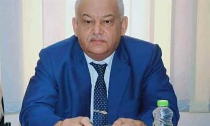 السيرة الذاتية لوزير الخدمة المدنية والتأمينات