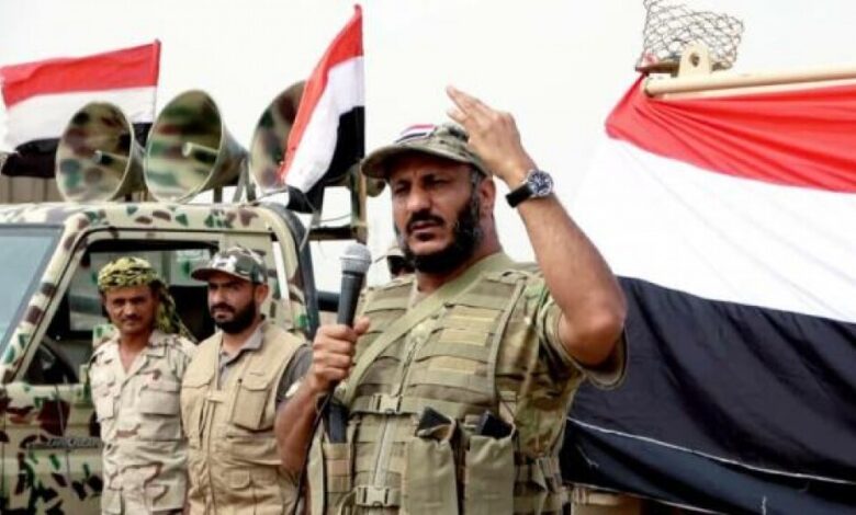 صحفي يمني يوجه رسالة اعتذار للعميد طارق صالح