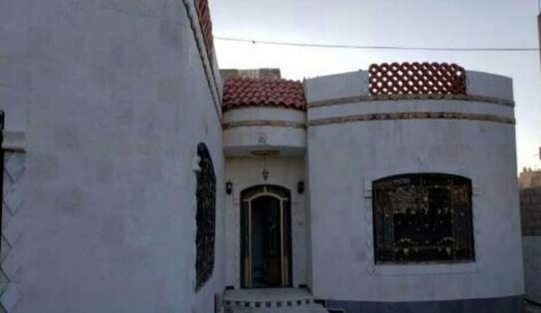 للبيع فيلا روعه 9 لبن في شارع الاربعين - سعوان