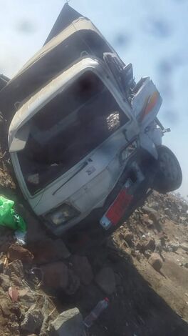 حادث مروري مروع في الخط البحري بعدن (صور)