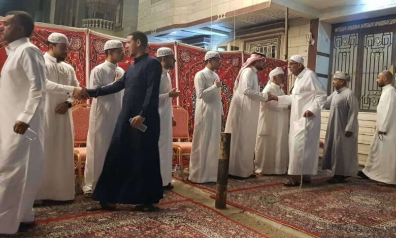 اسرة السيد الحامد .. تستقبل المعزين في وفاة السيد أبو بكر الحامد